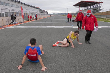 El Circuito de Navarra ha sido el escenario del Campeonato Navarro de 10 Kilómetros y la 'SanSilRace 2020' popular como broche a este atípico año