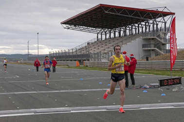 El Circuito de Navarra ha sido el escenario del Campeonato Navarro de 10 Kilómetros y la 'SanSilRace 2020' popular como broche a este atípico año