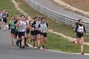El Circuito de Navarra ha sido el escenario del Campeonato Navarro de 10 Kilómetros y la 'SanSilRace 2020' popular como broche a este atípico año