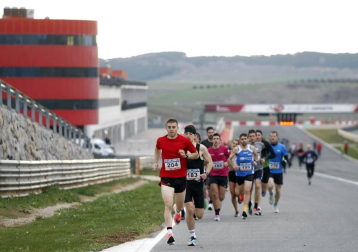 El Circuito de Navarra ha sido el escenario del Campeonato Navarro de 10 Kilómetros y la 'SanSilRace 2020' popular como broche a este atípico año