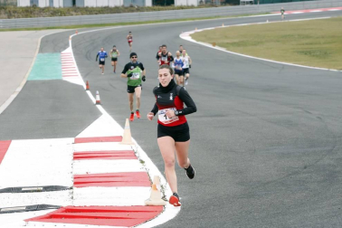 El Circuito de Navarra ha sido el escenario del Campeonato Navarro de 10 Kilómetros y la 'SanSilRace 2020' popular como broche a este atípico año