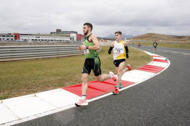 El Circuito de Navarra ha sido el escenario del Campeonato Navarro de 10 Kilómetros y la 'SanSilRace 2020' popular como broche a este atípico año