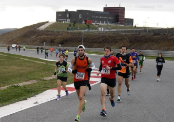 El Circuito de Navarra ha sido el escenario del Campeonato Navarro de 10 Kilómetros y la 'SanSilRace 2020' popular como broche a este atípico año