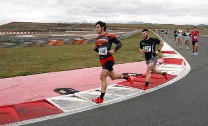 El Circuito de Navarra ha sido el escenario del Campeonato Navarro de 10 Kilómetros y la 'SanSilRace 2020' popular como broche a este atípico año