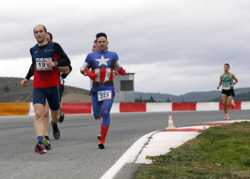 El Circuito de Navarra ha sido el escenario del Campeonato Navarro de 10 Kilómetros y la 'SanSilRace 2020' popular como broche a este atípico año