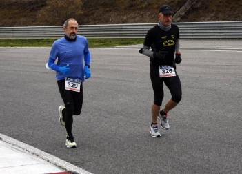 El Circuito de Navarra ha sido el escenario del Campeonato Navarro de 10 Kilómetros y la 'SanSilRace 2020' popular como broche a este atípico año