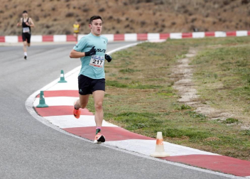 El Circuito de Navarra ha sido el escenario del Campeonato Navarro de 10 Kilómetros y la 'SanSilRace 2020' popular como broche a este atípico año