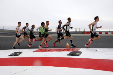 El Circuito de Navarra ha sido el escenario del Campeonato Navarro de 10 Kilómetros y la 'SanSilRace 2020' popular como broche a este atípico año