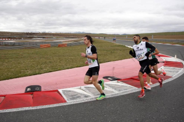El Circuito de Navarra ha sido el escenario del Campeonato Navarro de 10 Kilómetros y la 'SanSilRace 2020' popular como broche a este atípico año