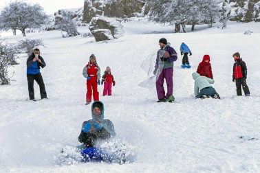 Nieve en el inicio de 2021 en Navarra. La nieve es la protagonista este 2 de enero en la Comunidad foral, que se encuentra en alerta amarilla