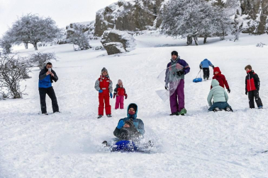 Nieve en el inicio de 2021 en Navarra. La nieve es la protagonista este 2 de enero en la Comunidad foral, que se encuentra en alerta amarilla