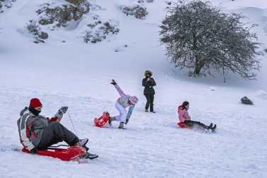 Nieve en el inicio de 2021 en Navarra. La nieve es la protagonista este 2 de enero en la Comunidad foral, que se encuentra en alerta amarilla
