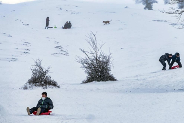 Nieve en el inicio de 2021 en Navarra. La nieve es la protagonista este 2 de enero en la Comunidad foral, que se encuentra en alerta amarilla