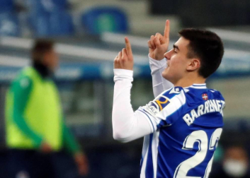 Imágenes del partido entre la Real Sociedad y Osasuna en el Reale Arena de San Sebastián.