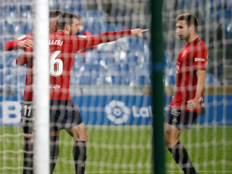 Imágenes del partido entre la Real Sociedad y Osasuna en el Reale Arena de San Sebastián.