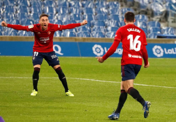 Imágenes del partido entre la Real Sociedad y Osasuna en el Reale Arena de San Sebastián.