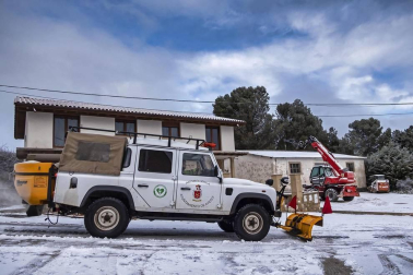 Imágenes de la nieve que ha cuajado este lunes en varias localidades navarras