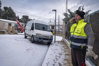 Imágenes de la nieve que ha cuajado este lunes en varias localidades navarras