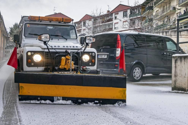Imágenes de la nieve que ha cuajado este lunes en varias localidades navarras