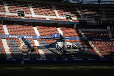Los Reyes Magos de Oriente han llegado en helicóptero al estadio El Sadar de Pamplona,