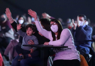 Los Reyes Magos de Oriente han llegado en helicóptero al estadio El Sadar de Pamplona,