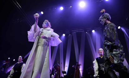 Los Reyes Magos de Oriente han llegado en helicóptero al estadio El Sadar de Pamplona,