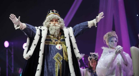 Los Reyes Magos de Oriente han llegado en helicóptero al estadio El Sadar de Pamplona,