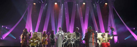 Los Reyes Magos de Oriente han llegado en helicóptero al estadio El Sadar de Pamplona,
