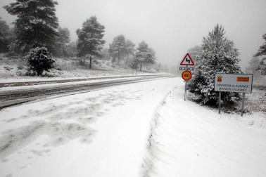 La borrasca Filomena que está afectando estos días a la Península, Canarias y Ceuta, ha activado este jueves las alertas en toda España, excepto en Melilla, y en la mitad del país hay aviso naranja por nevadas, lluvia intensa y temperaturas de hasta -12 grados.