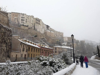 La borrasca Filomena que está afectando estos días a la Península, Canarias y Ceuta, ha activado este jueves las alertas en toda España, excepto en Melilla, y en la mitad del país hay aviso naranja por nevadas, lluvia intensa y temperaturas de hasta -12 grados.