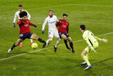 Imágenes de las horas previas y del partido Osasuna-Real Madrid, correspondiente a la jornada 18 y marcado por el paso de la borrasca Filomena.