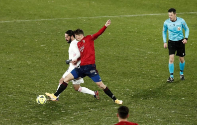 Imágenes de las horas previas y del partido Osasuna-Real Madrid, correspondiente a la jornada 18 y marcado por el paso de la borrasca Filomena.