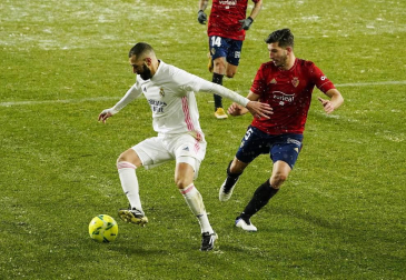 Imágenes de las horas previas y del partido Osasuna-Real Madrid, correspondiente a la jornada 18 y marcado por el paso de la borrasca Filomena.