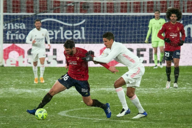 Imágenes de las horas previas y del partido Osasuna-Real Madrid, correspondiente a la jornada 18 y marcado por el paso de la borrasca Filomena.