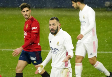 Imágenes de las horas previas y del partido Osasuna-Real Madrid, correspondiente a la jornada 18 y marcado por el paso de la borrasca Filomena.