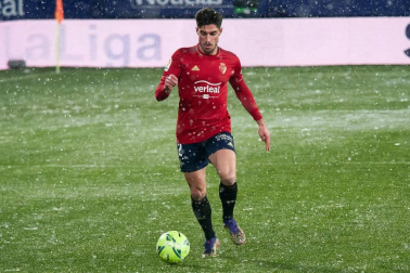 Imágenes de las horas previas y del partido Osasuna-Real Madrid, correspondiente a la jornada 18 y marcado por el paso de la borrasca Filomena.
