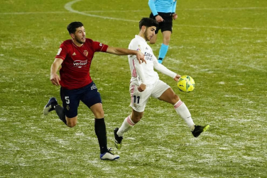 Imágenes de las horas previas y del partido Osasuna-Real Madrid, correspondiente a la jornada 18 y marcado por el paso de la borrasca Filomena.
