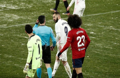 Imágenes de las horas previas y del partido Osasuna-Real Madrid, correspondiente a la jornada 18 y marcado por el paso de la borrasca Filomena.