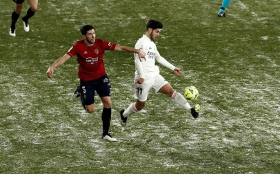 Imágenes de las horas previas y del partido Osasuna-Real Madrid, correspondiente a la jornada 18 y marcado por el paso de la borrasca Filomena.