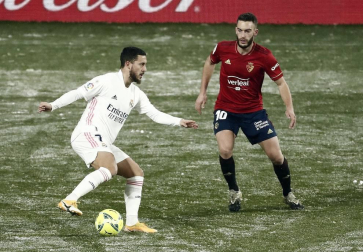 Imágenes de las horas previas y del partido Osasuna-Real Madrid, correspondiente a la jornada 18 y marcado por el paso de la borrasca Filomena.