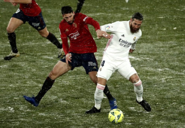 Imágenes de las horas previas y del partido Osasuna-Real Madrid, correspondiente a la jornada 18 y marcado por el paso de la borrasca Filomena.