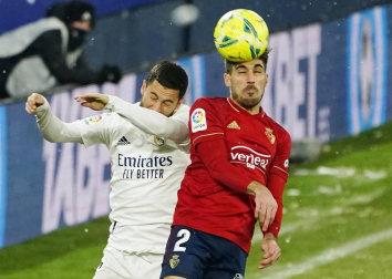Imágenes de las horas previas y del partido Osasuna-Real Madrid, correspondiente a la jornada 18 y marcado por el paso de la borrasca Filomena.