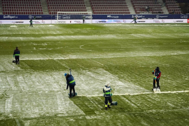 Imágenes de las horas previas y del partido Osasuna-Real Madrid, correspondiente a la jornada 18 y marcado por el paso de la borrasca Filomena.