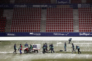 Imágenes de las horas previas y del partido Osasuna-Real Madrid, correspondiente a la jornada 18 y marcado por el paso de la borrasca Filomena.