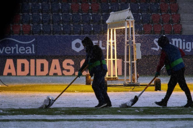Imágenes de las horas previas y del partido Osasuna-Real Madrid, correspondiente a la jornada 18 y marcado por el paso de la borrasca Filomena.