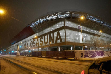 Imágenes de las horas previas y del partido Osasuna-Real Madrid, correspondiente a la jornada 18 y marcado por el paso de la borrasca Filomena.