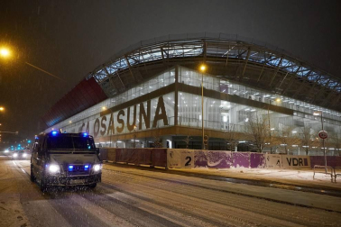 Imágenes de las horas previas y del partido Osasuna-Real Madrid, correspondiente a la jornada 18 y marcado por el paso de la borrasca Filomena.