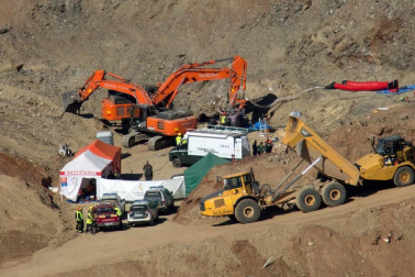 La montaña mantiene su pulso en la recta final del rescate de Julen