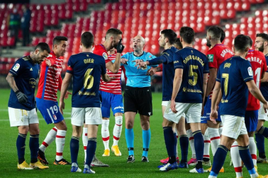 Imágenes del partido que enfrenta a Granada y Osasuna en el estadio Nuevo Los Cármenes