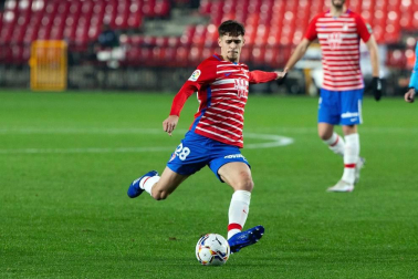 Imágenes del partido que enfrenta a Granada y Osasuna en el estadio Nuevo Los Cármenes